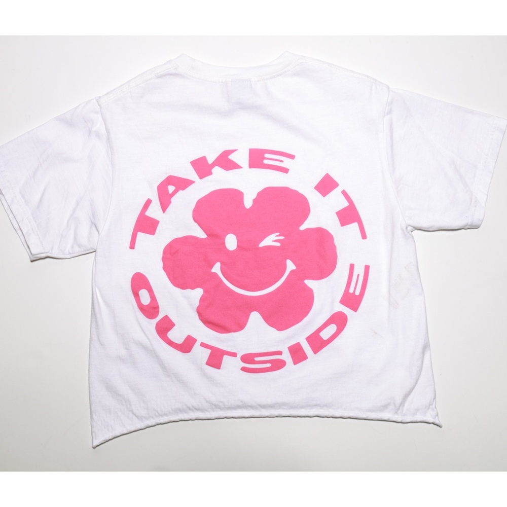 Super cute Take it Outside crop top size S